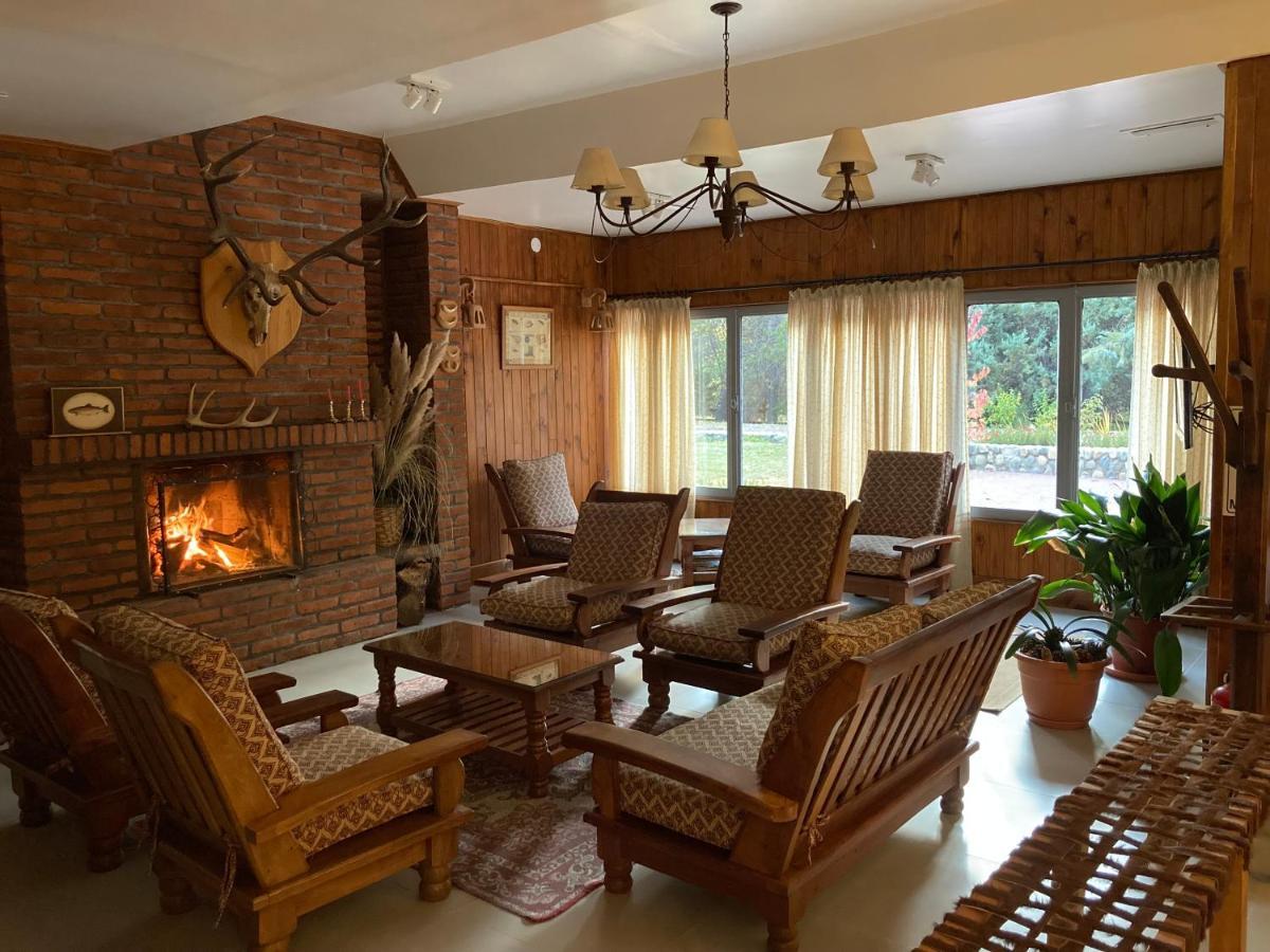 Estancia Quillen Lodge - Hosteria Aluminé Екстериор снимка